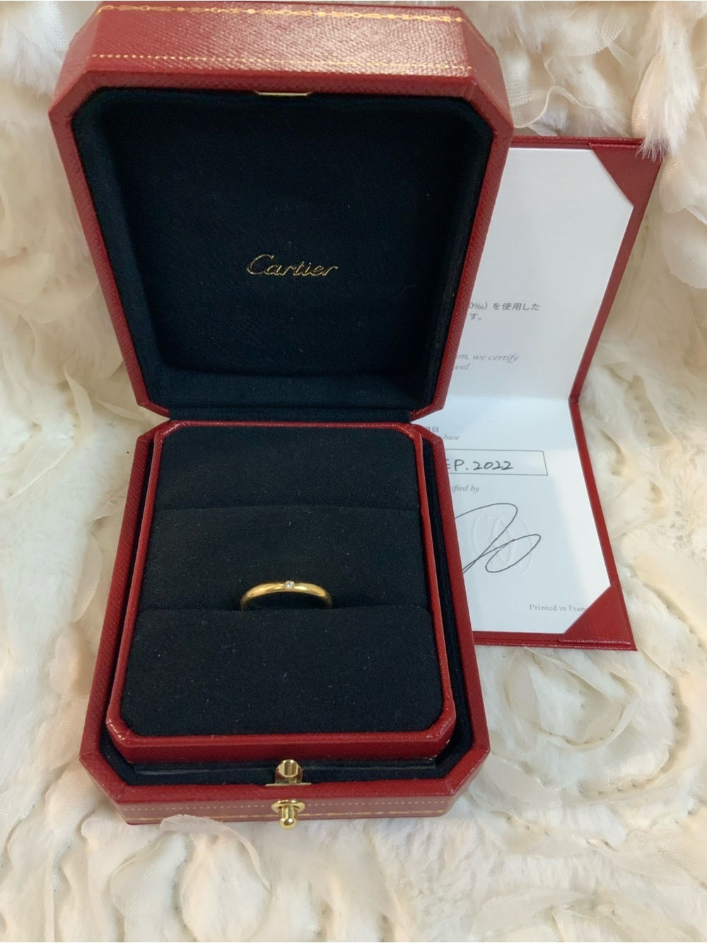 Cartier 18k Yellow Gold Classic Ring with Single Diamond.
